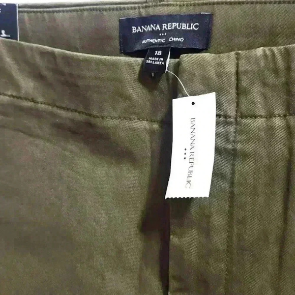 BANANA REPUBLIC FLAT-FRONT CHINO SHORT - Picture 7 of 7
